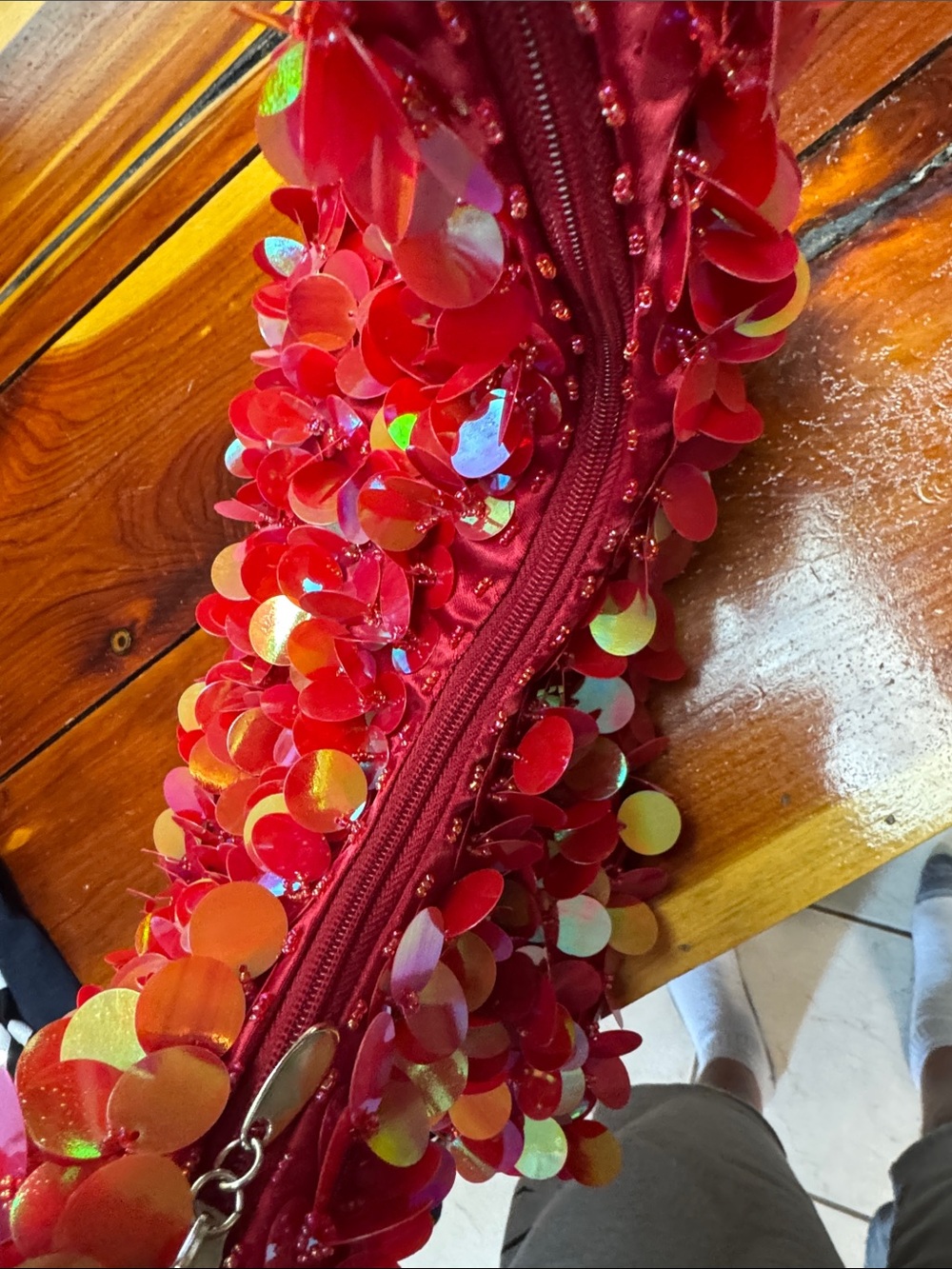 Source Unknown Red Sequin Shoulder Bag with Iridescent Discs - Picture 3 of 4